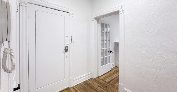 1-4688 Hutchison Rue, Montréal, QC, H2V 2R4 - 4