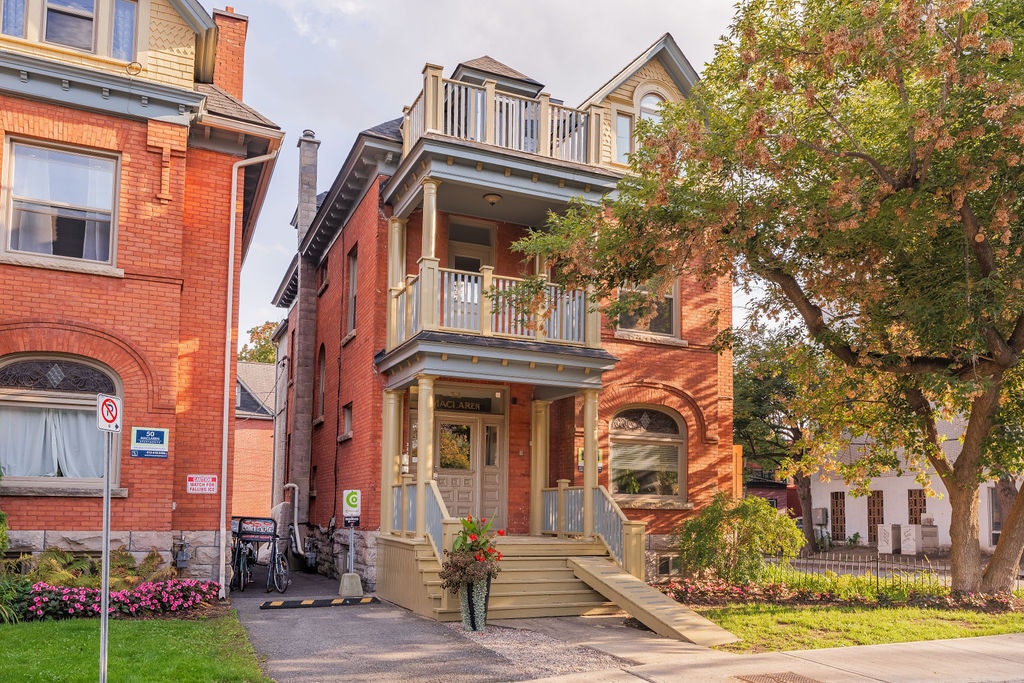 XXX3-46 Maclaren Street, Ottawa, ON, K2P 0K4
