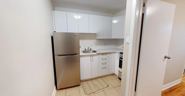 00-1040 Hollington Street, Ottawa, ON, K1Z 8C5