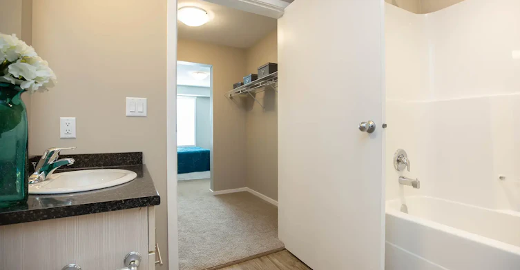 1020 Dufferin Avenue East, Portage La Prairie, MB, R1N 4C2 - 8