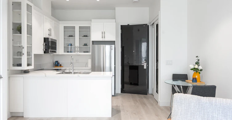 255 Centre Street, Winnipeg, MB, R3Y 1G5 - 2