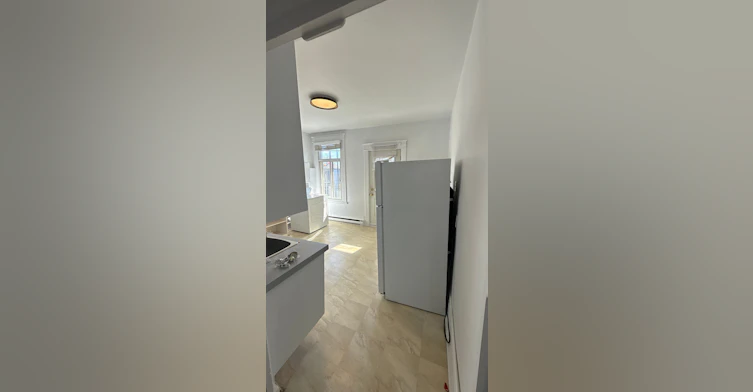 3468-3466 De Verdun Rue, Montréal, QC, H4G 1K3 - 2