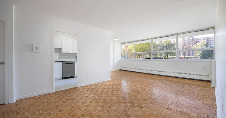 0102-30 Esterbrooke Avenue, Toronto, ON, M2J 2C4 - 6