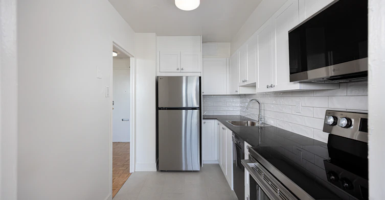 0102-30 Esterbrooke Avenue, Toronto, ON, M2J 2C4 - 4