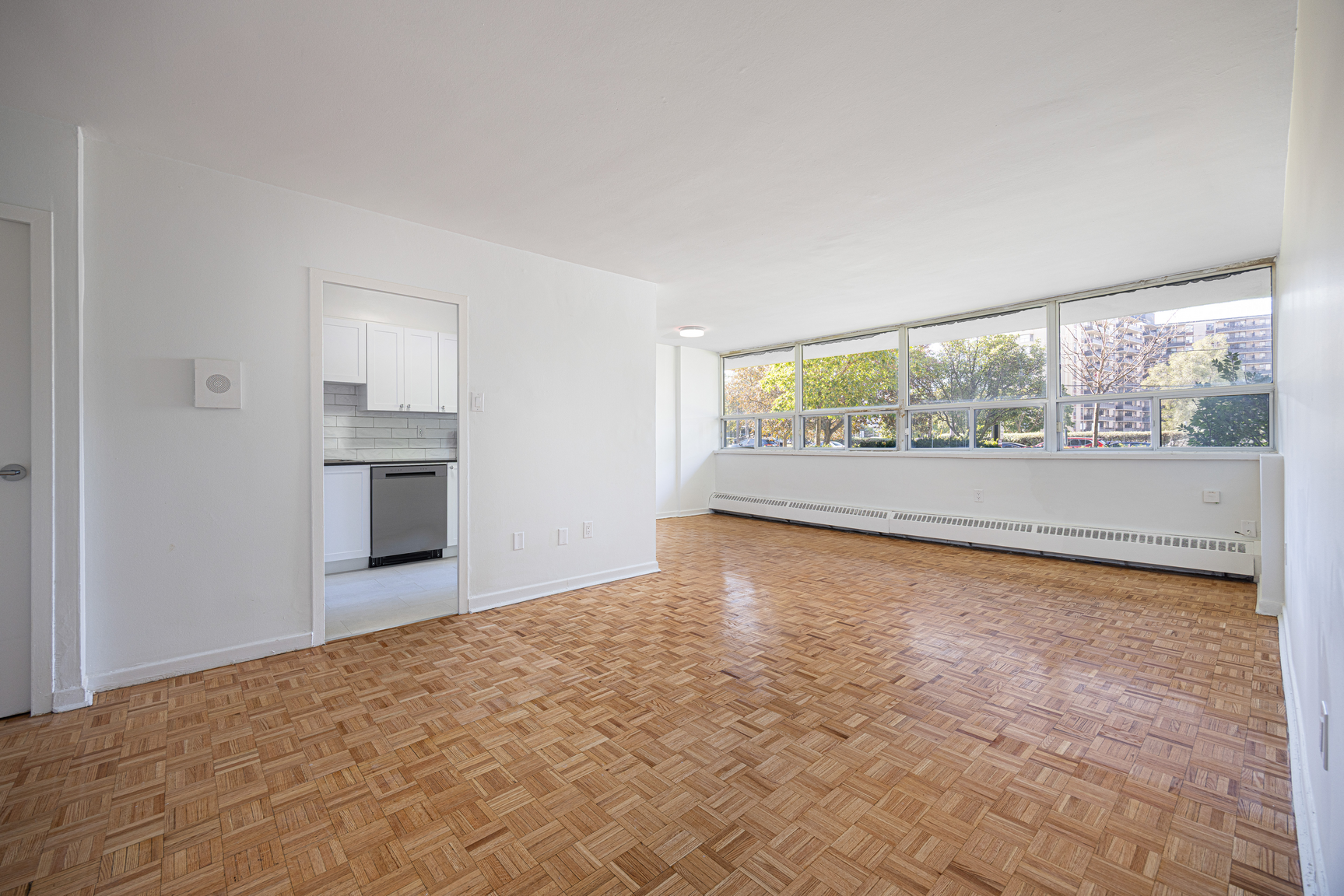 0706-30 Esterbrooke Avenue, Toronto, ON, M2J 2C4 - 6