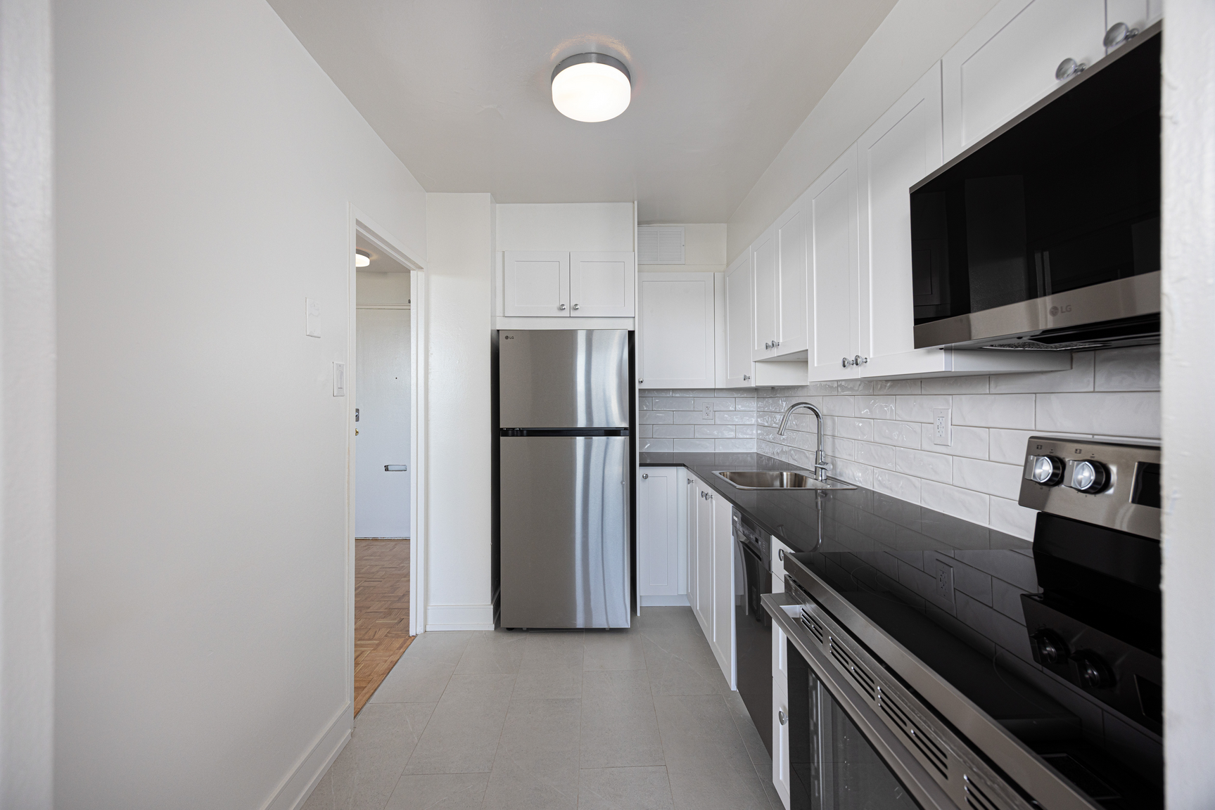 0706-30 Esterbrooke Avenue, Toronto, ON, M2J 2C4 - 4