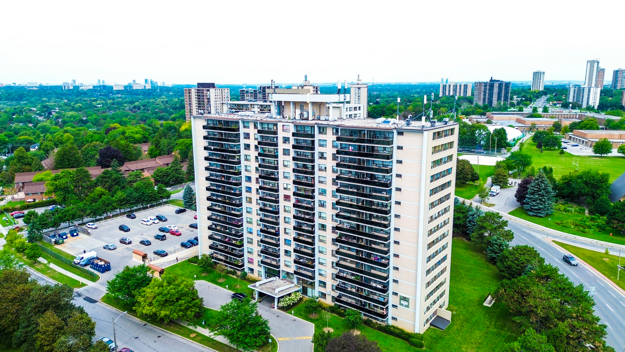 0706-30 Esterbrooke Avenue, Toronto, ON, M2J 2C4