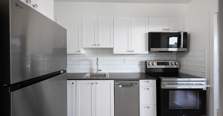 0706-30 Esterbrooke Avenue, Toronto, ON, M2J 2C4 - 5