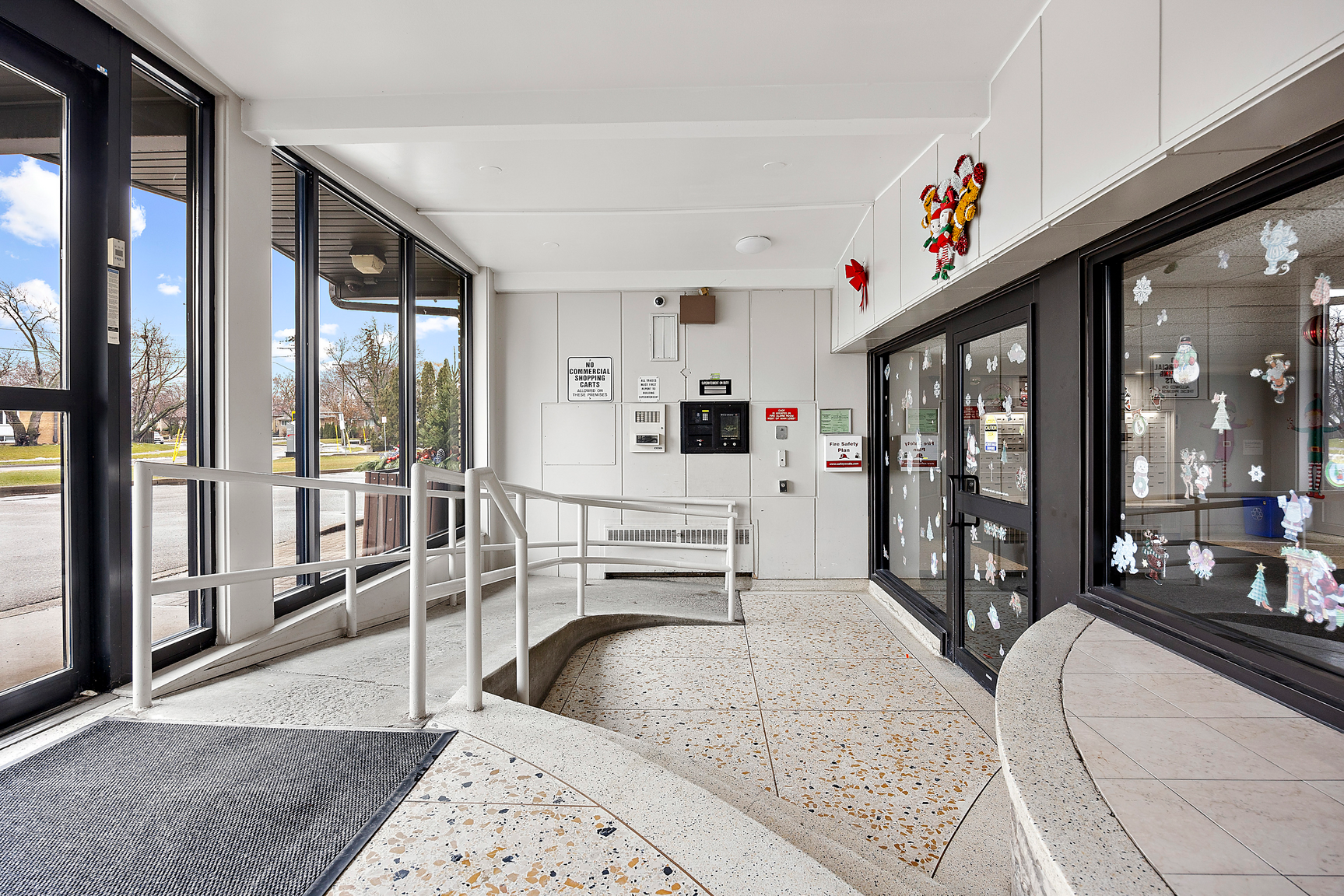 0414-60 Esther Lorrie Drive, Toronto, ON, M9W 4T9 - 5