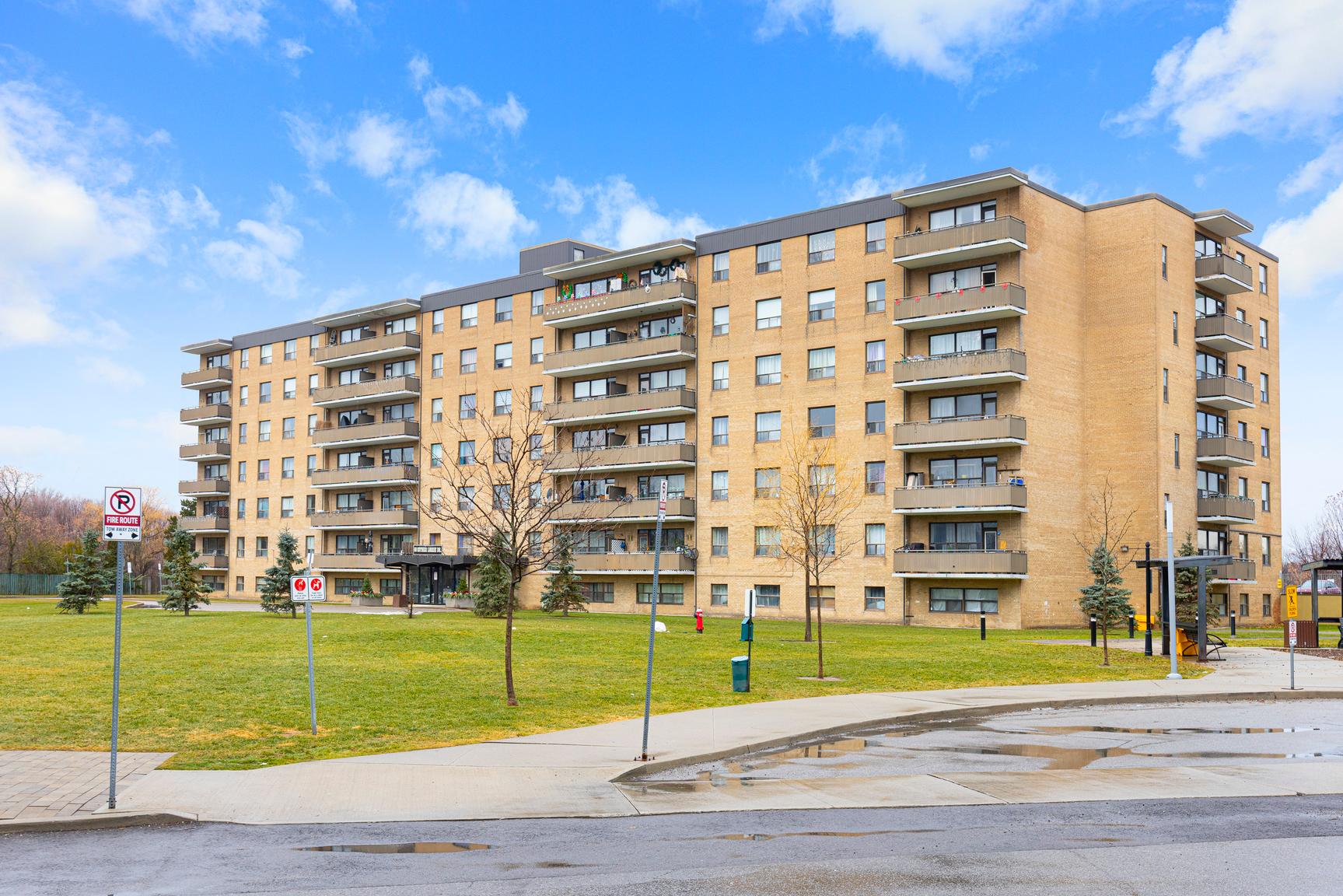 0414-60 Esther Lorrie Drive, Toronto, ON, M9W 4T9 - 2