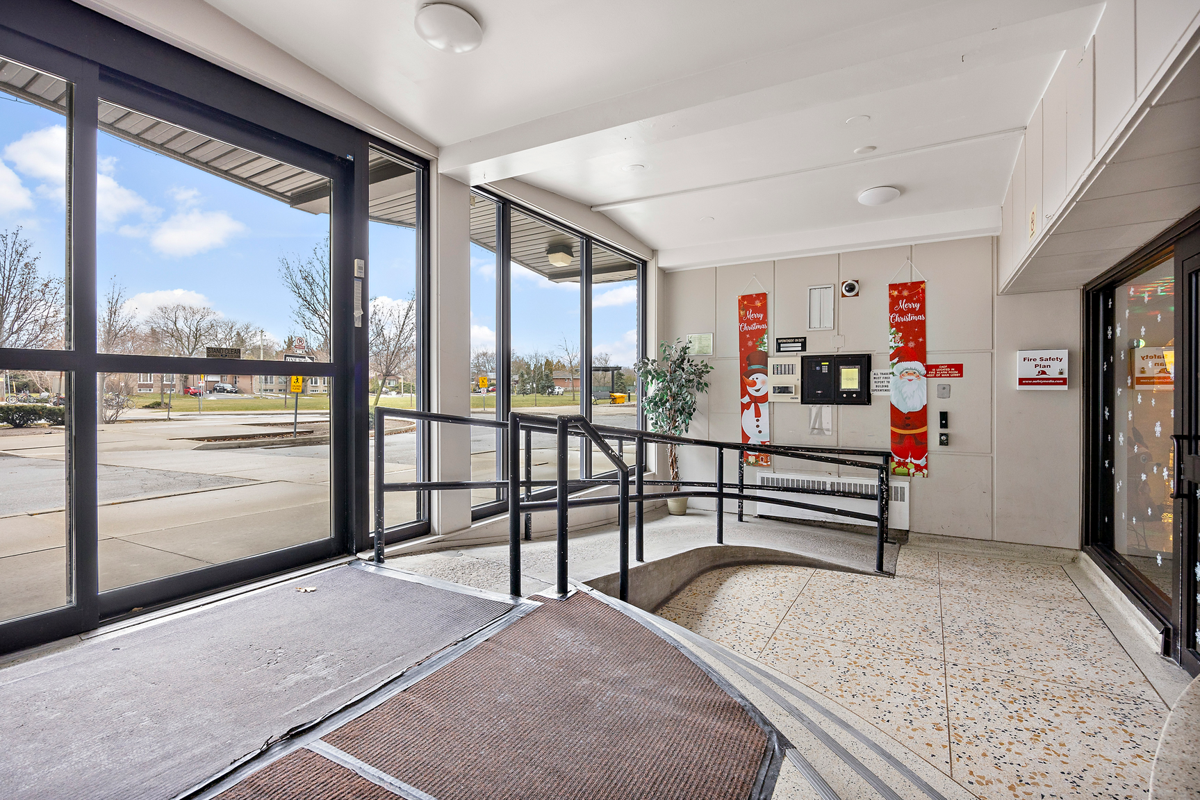 0106-70 Esther Lorrie Drive, Toronto, ON, M9W 4T9 - 13