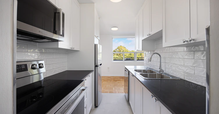 0106-70 Esther Lorrie Drive, Toronto, ON, M9W 4T9 - 3