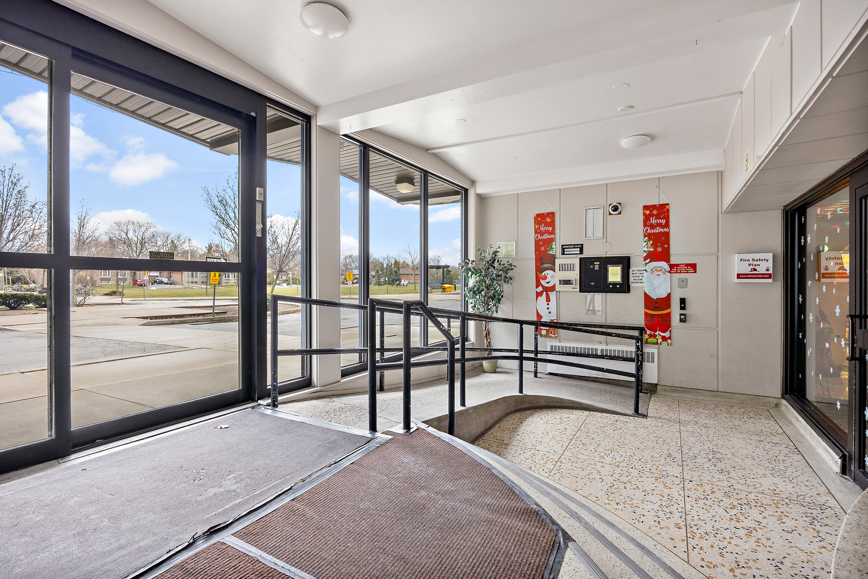 0310-70 Esther Lorrie Drive, Toronto, ON, M9W 4T9 - 13