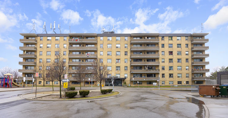 0102-70 Esther Lorrie Drive, Toronto, ON, M9W 4T9