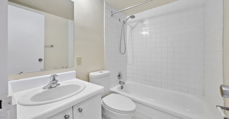 0202-30 High Street East, Mississauga, ON, L5G 1J8 - 16
