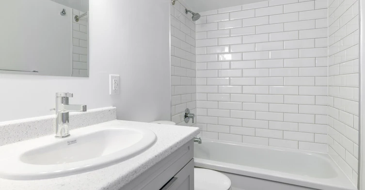 1201-30 High Street East, Mississauga, ON, L5G 1J8 - 7