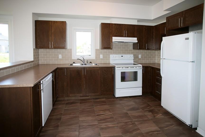 40 Gordon Fergusson Place, Arnprior, ON, K7S 0G3 - 2