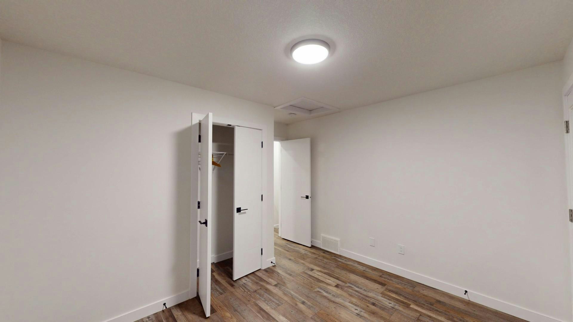 12451 47 Street NW, Edmonton, AB, T5W 5E5 - 9