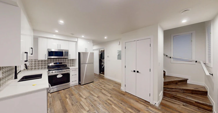 12451 47 Street NW, Edmonton, AB, T5W 5E5