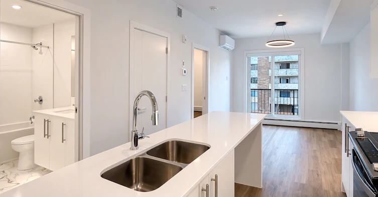 101-310 15 Avenue Southwest, Calgary, AB, T2R 0P8