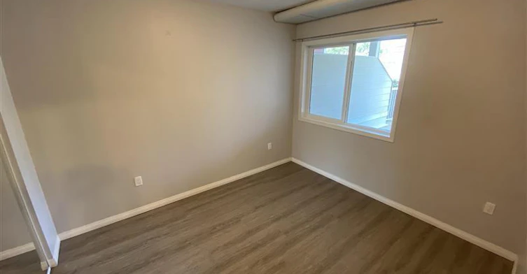11332 95 Street, Edmonton, AB, T5G 0V4