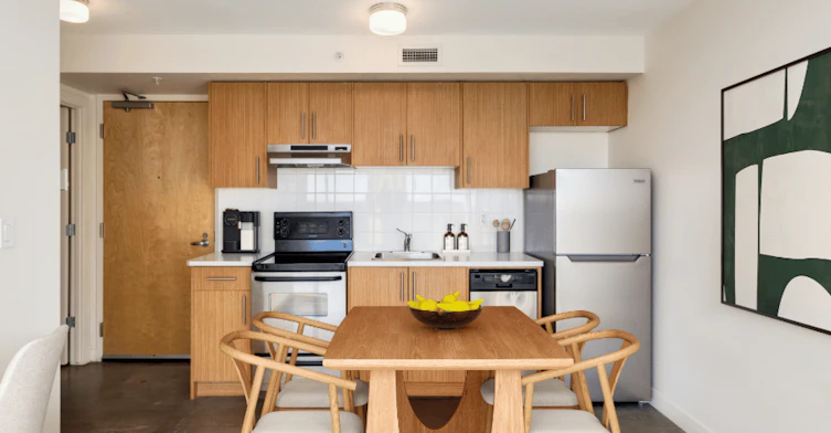 31-2505 24th Street NW, Calgary, AB, T2M 4X6 - 2