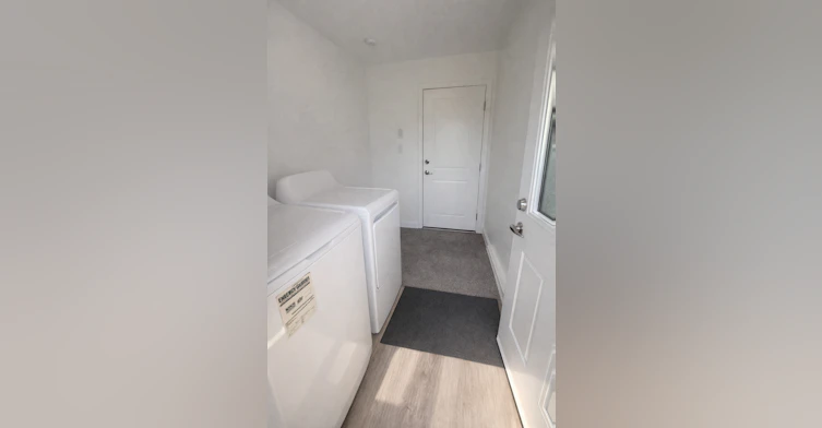 Lower Suite-12148 105 Street, Edmonton, AB, T5G 2N8 - 2