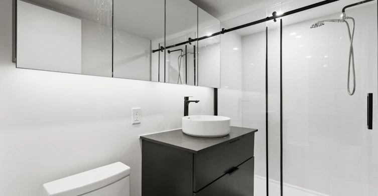 215 Murray Rue, Montréal, QC, H3C 0B5 - 2