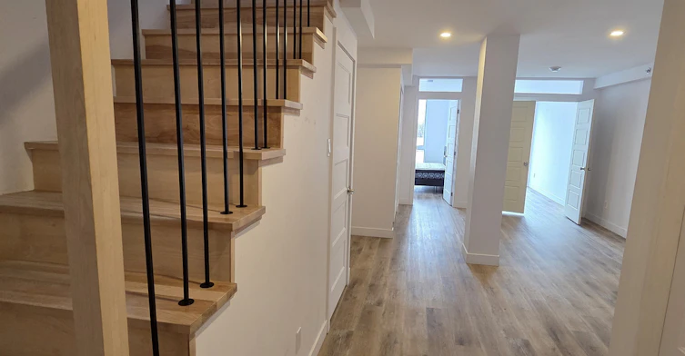 980 Notre Dame Rue, Montréal, QC, H8S 2B9 - 2