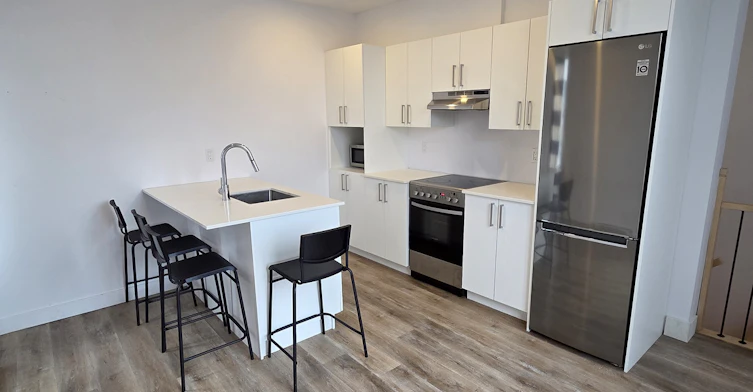 980 Notre Dame Rue, Montréal, QC, H8S 2B9