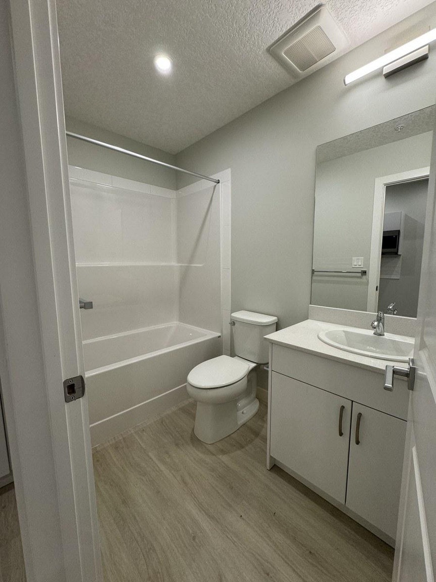 101-10757 83 Avenue Northwest, Edmonton, AB, T6E 2E5 - 10