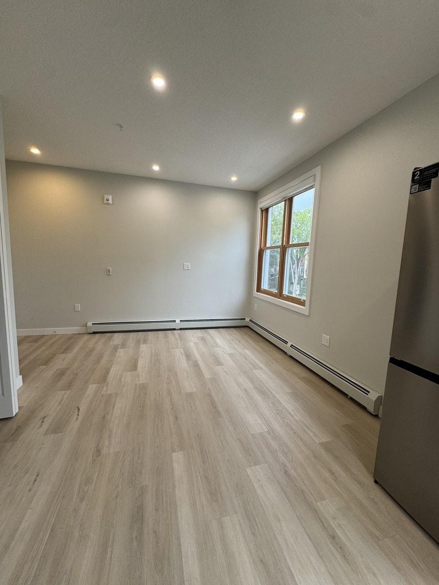 101-10757 83 Avenue Northwest, Edmonton, AB, T6E 2E5 - 12
