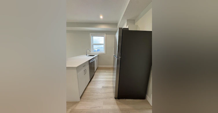 101-10757 83 Avenue Northwest, Edmonton, AB, T6E 2E5 - 7