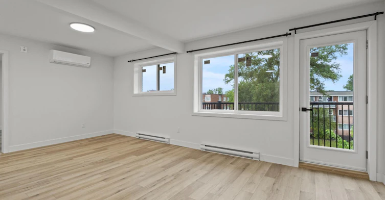 6020 Joseph Renaud Boulevard, Montréal, QC, H1K 0M1 - 4