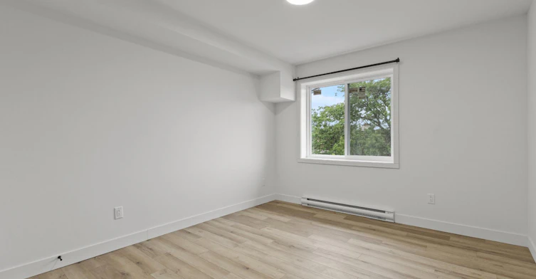 6020 Joseph Renaud Boulevard, Montréal, QC, H1K 0M1 - 7