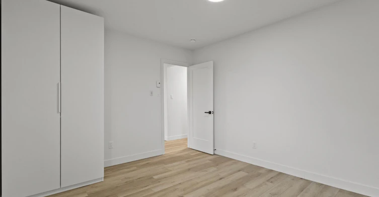 6020 Joseph Renaud Boulevard, Montréal, QC, H1K 0M1 - 6
