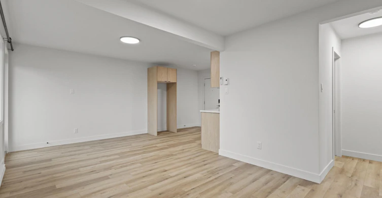 6020 Joseph Renaud Boulevard, Montréal, QC, H1K 0M1 - 3