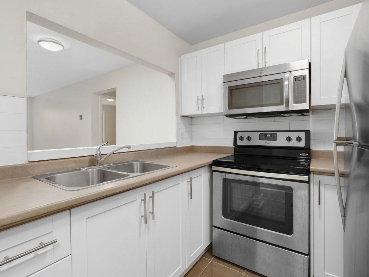 0203-178 Lp Grove, Barrie, ON, L4M 2P7 - 3