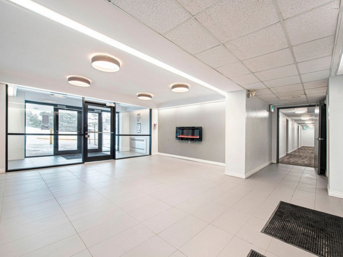 10 Garfella Lp, Toronto, ON, M9V 2G1 - 3