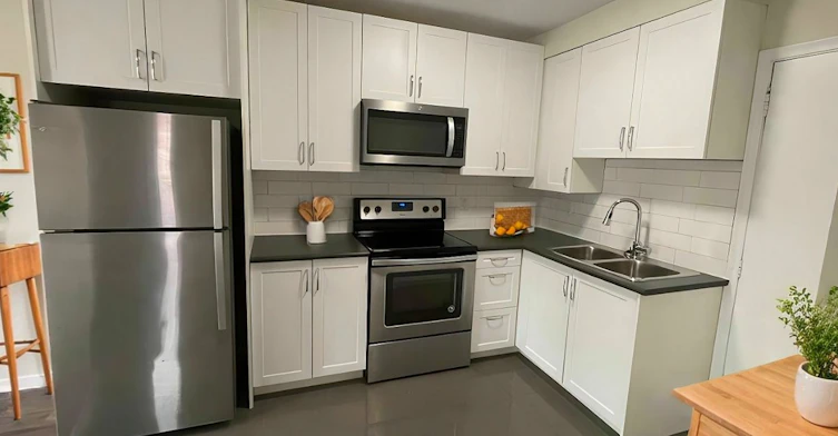 C01-245 Howland Lp, Toronto, ON, M5R 3B7 - 2