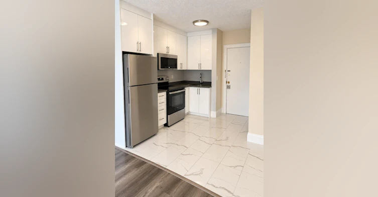 C01-245 Howland Lp, Toronto, ON, M5R 3B7 - 11