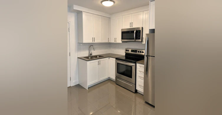 C01-245 Howland Lp, Toronto, ON, M5R 3B7 - 7
