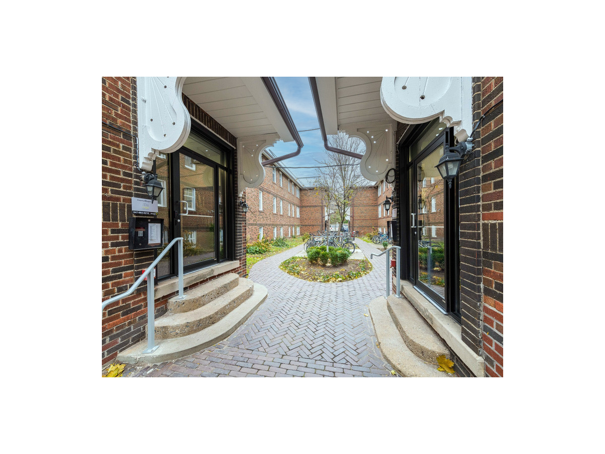 D11-245 Howland Lp, Toronto, ON, M5R 3B7 - 9