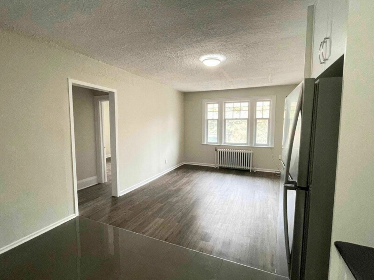 D11-245 Howland Lp, Toronto, ON, M5R 3B7 - 8