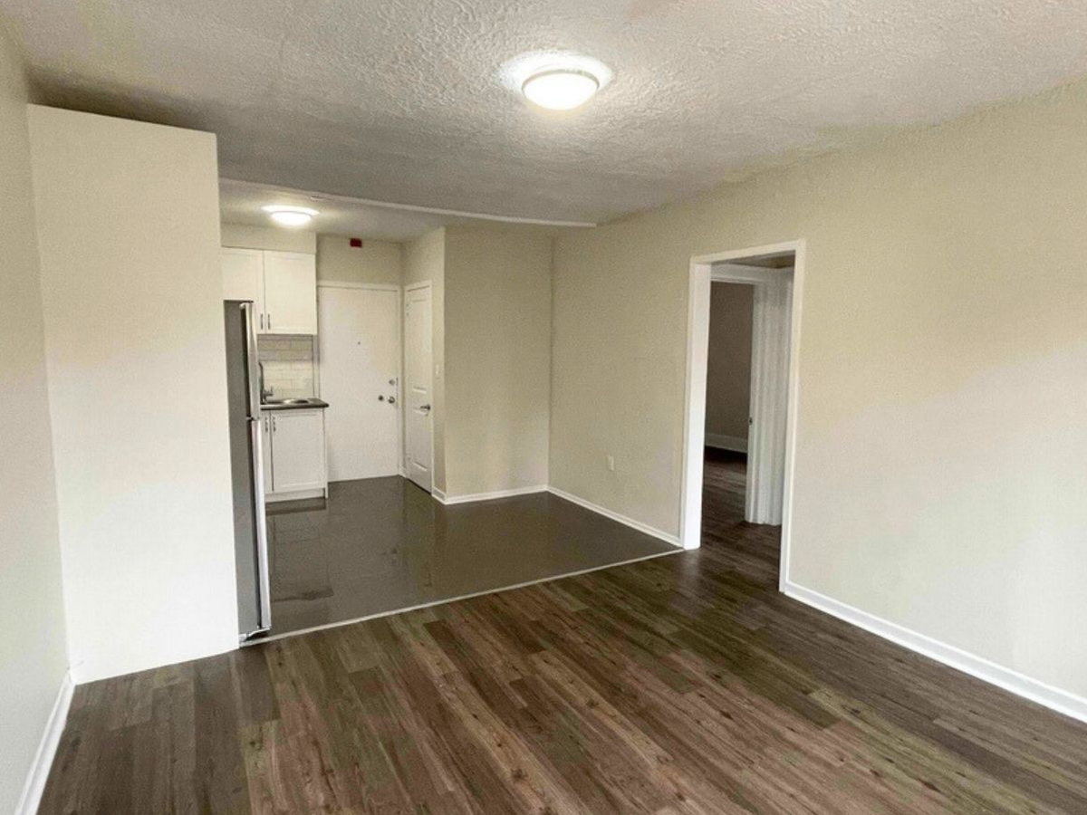 D11-245 Howland Lp, Toronto, ON, M5R 3B7 - 7