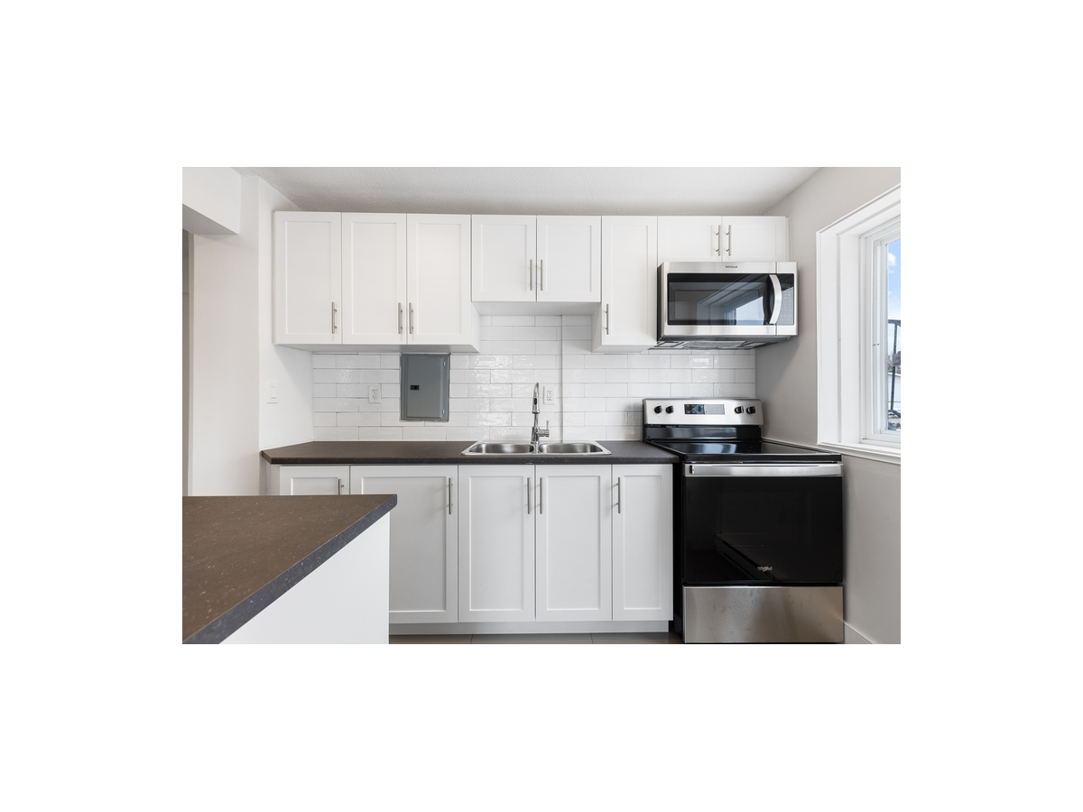 0014-109 Doane) Lp, Ottawa, ON, K2B 6G8 - 3