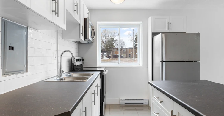 0016-109 Doane) Lp, Ottawa, ON, K2B 6G8 - 3