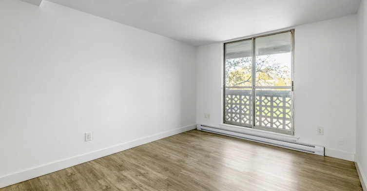 7555 Goreway Lp, Mississauga, ON, L4T 3M9 - 8