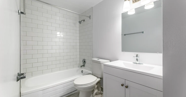 7555 Goreway Lp, Mississauga, ON, L4T 3M9 - 2