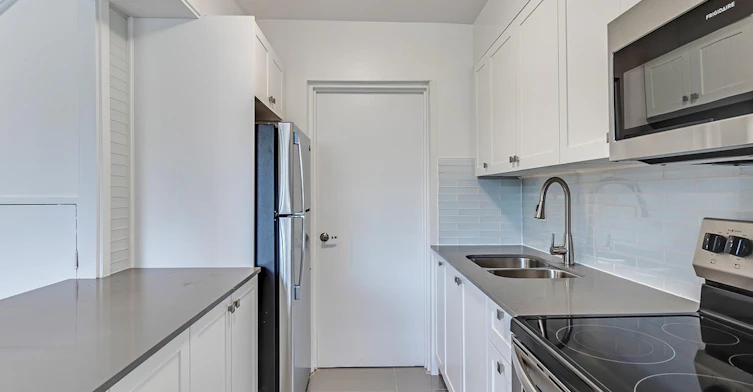 0015-7555 Goreway Lp, Mississauga, ON, L4T 3M9 - 6